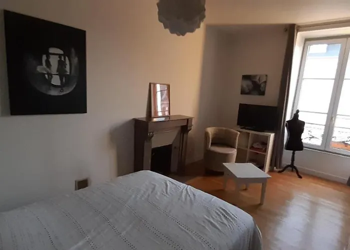 Frühstückspension Confort A L'etage Conlie